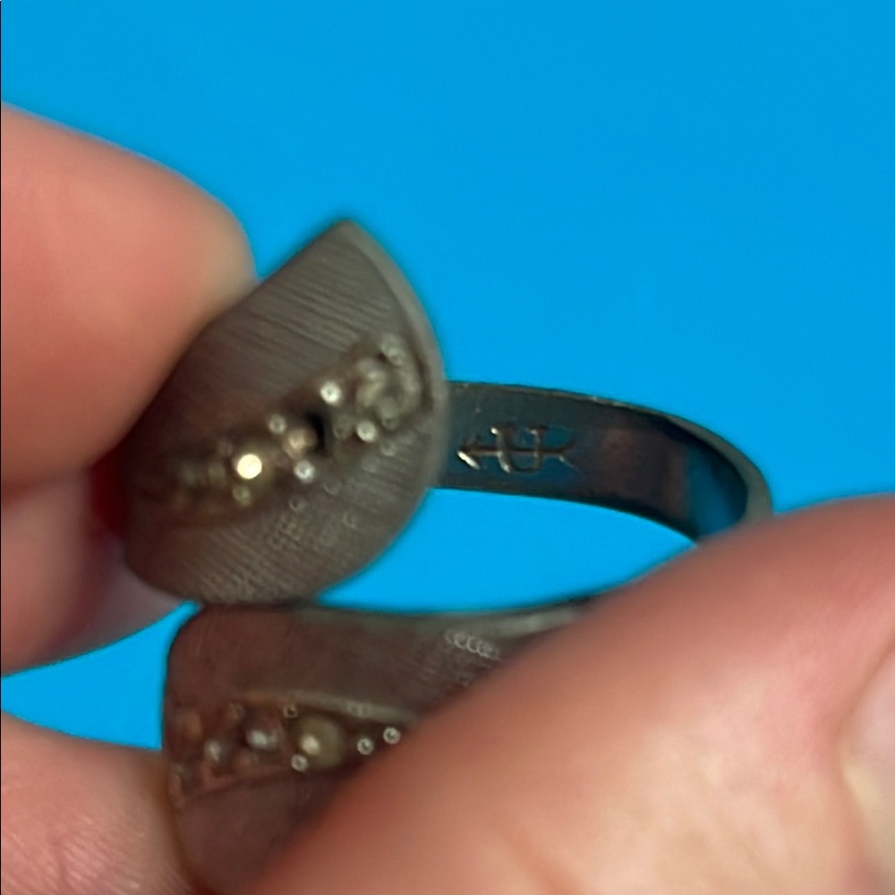 Vintage Uncas Silver Textured Ring with Rhinestones - Picture 2 of 6